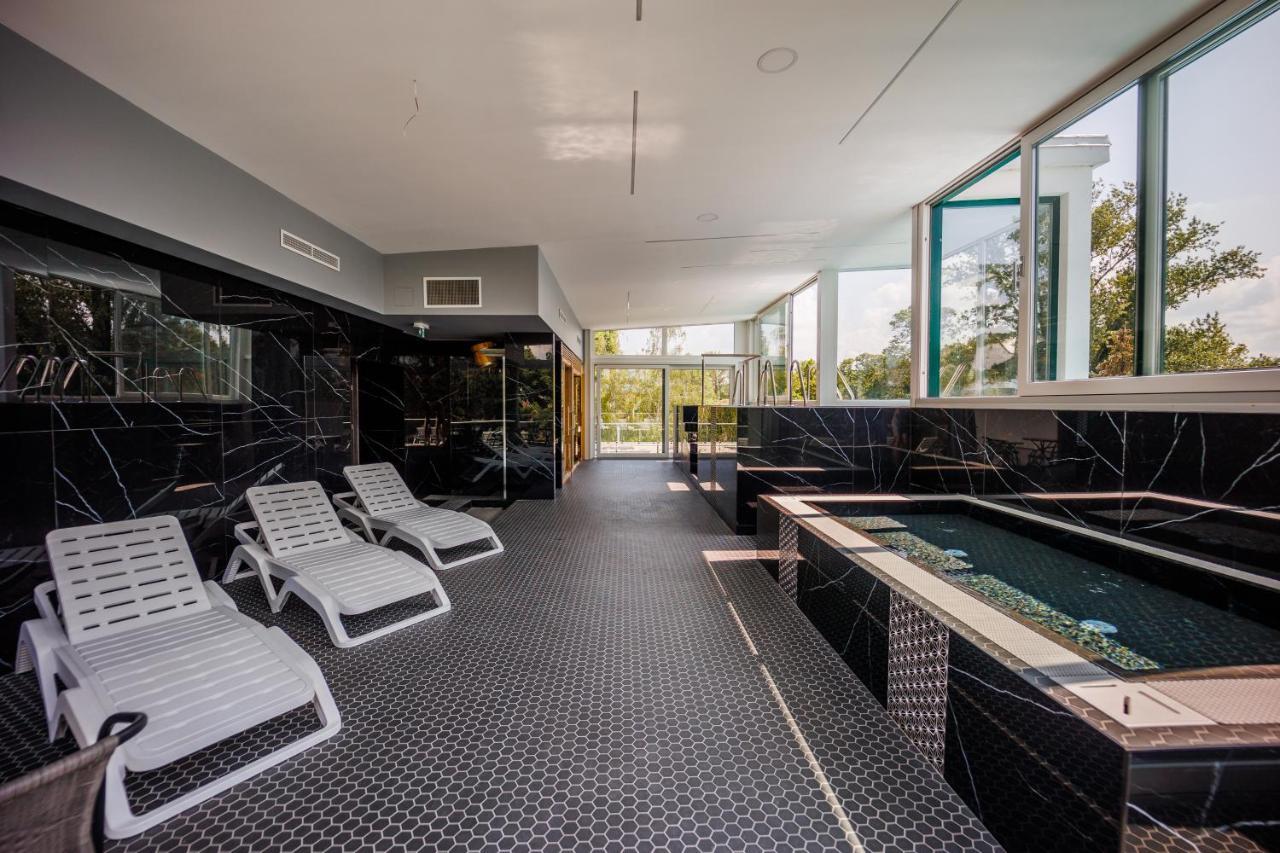 Villa Bauhaus Wellness Apartman 202 Siofok Luaran gambar