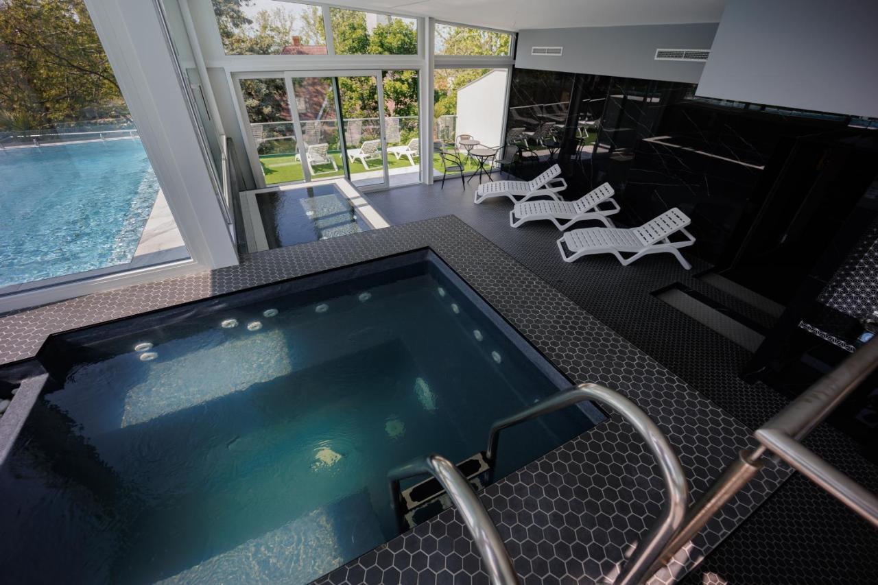Villa Bauhaus Wellness Apartman 202 Siofok Luaran gambar
