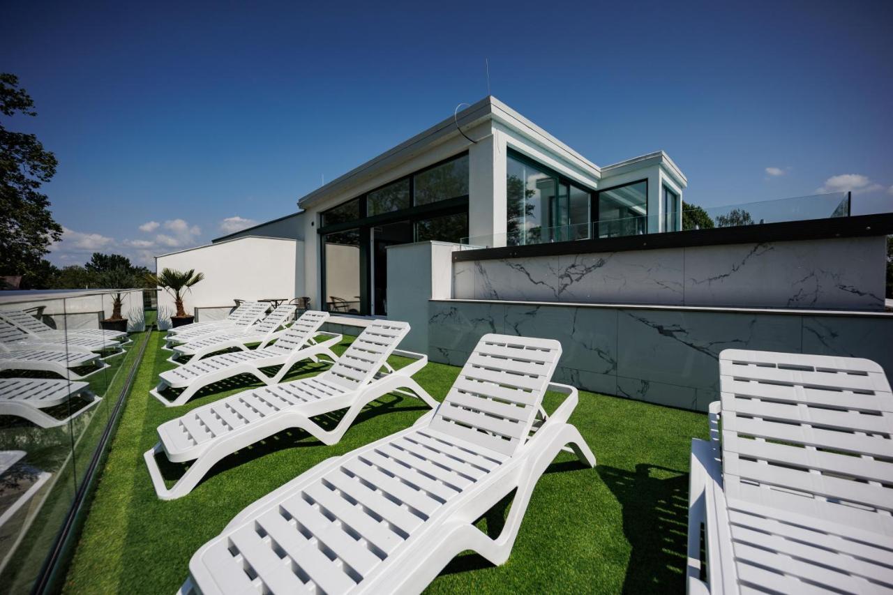 Villa Bauhaus Wellness Apartman 202 Siofok Luaran gambar