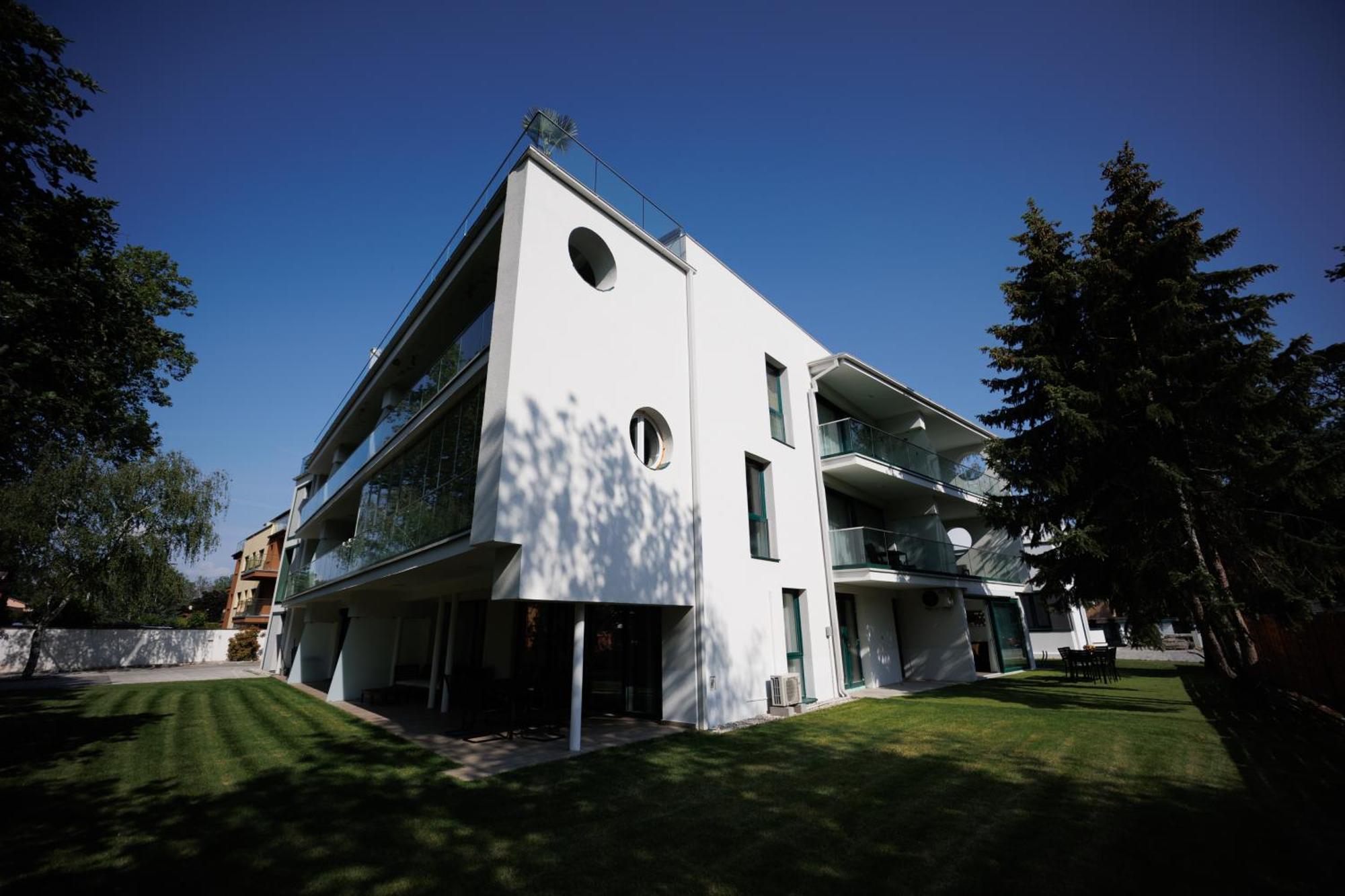 Villa Bauhaus Wellness Apartman 202 Siofok Luaran gambar